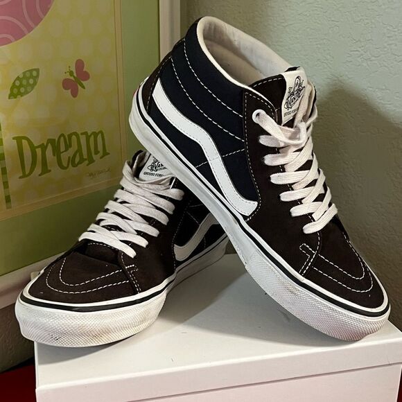 Vans Shoes - Vans Black and White Skateboard Sneakers 8.5